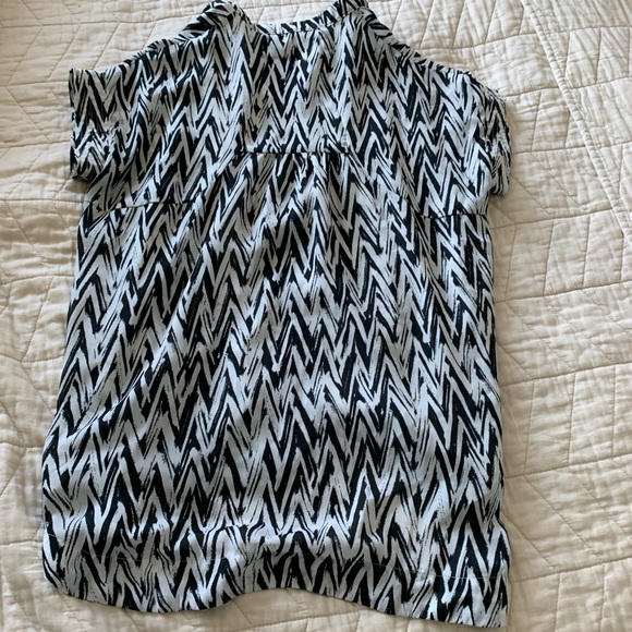 Loyal Hana maternity/nursing shirt with hidden zippers XS - Picture 6 of 6